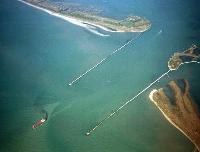 4983 manufatti moli foranei.jpg