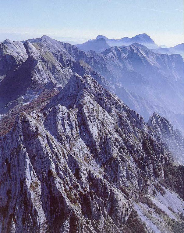10811 apuane settentrionali dorsa.jpg