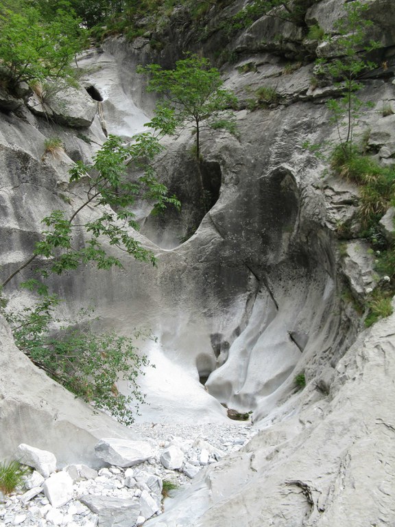10821 marmitte giganti monte sumb.jpg