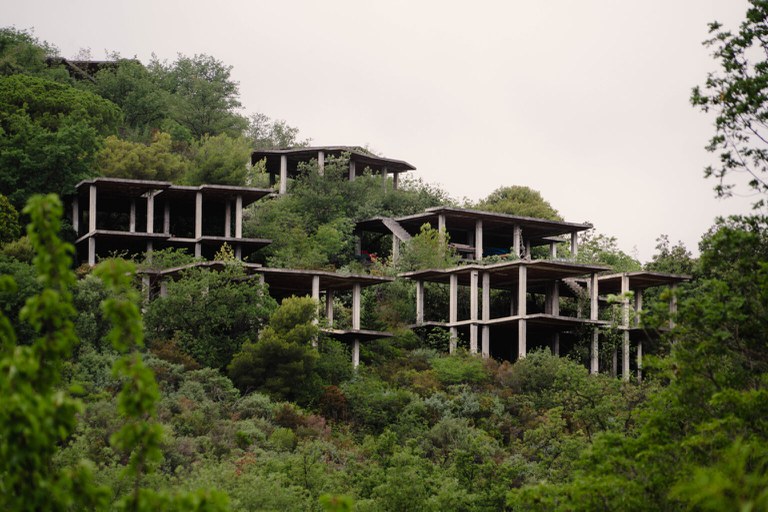 “Scheletri nell’armadio” di Greta Stella