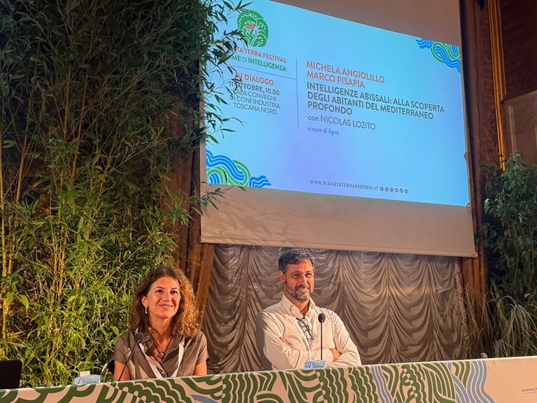 talk Intelligenze abissali: alla scoperta degli abitanti del Mediterraneo profondo