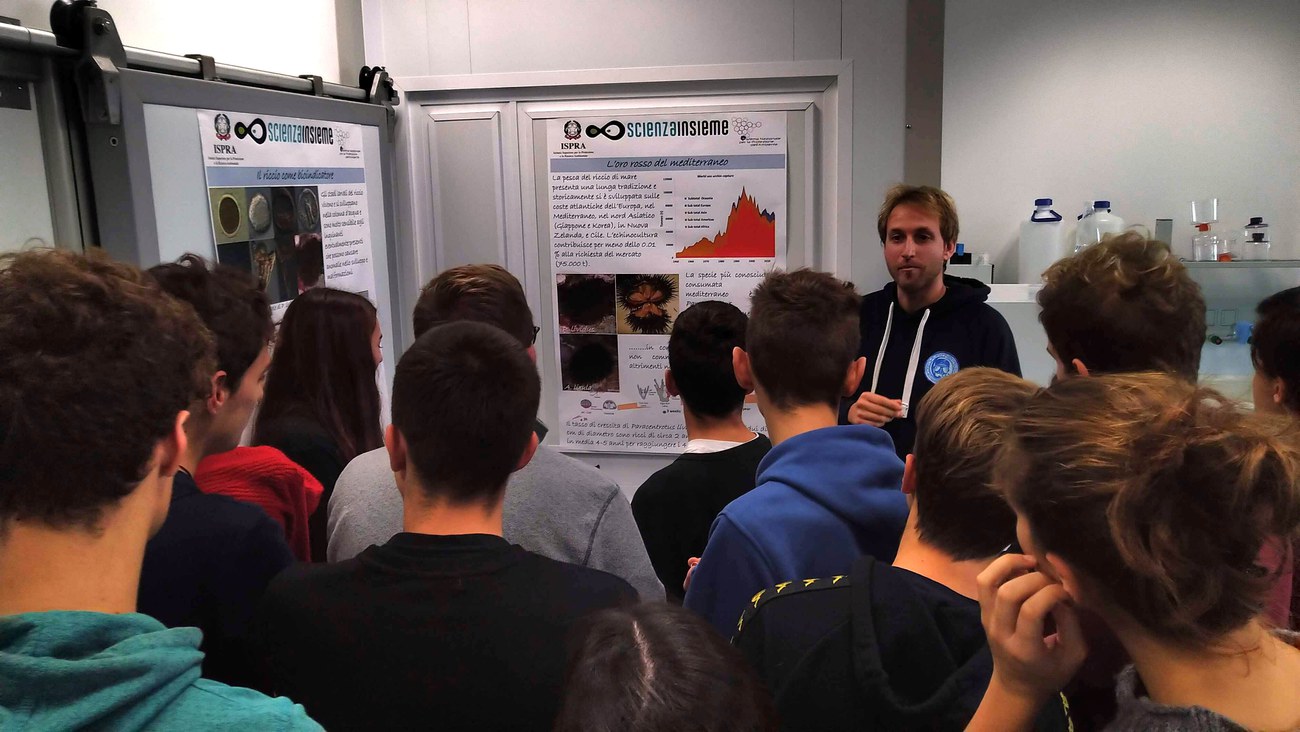 Dr. Morroni illustra saggi ecotossicologici (2)