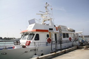La nave Astrea dell'ISPRA in Calabria per il progetto SIC-CARLIT