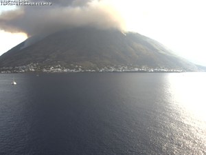 Eruzione Stromboli: i video delle stazioni di monitoraggio dell'ISPRA