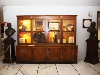 Vetrina 4 ante Vetrina 4 ante