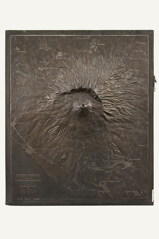 Copia di 12 - Rilievo topografico del Monte Vesuvio.jpg