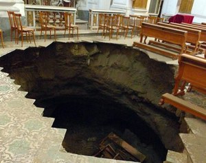 I sinkholes antropogenici a Napoli